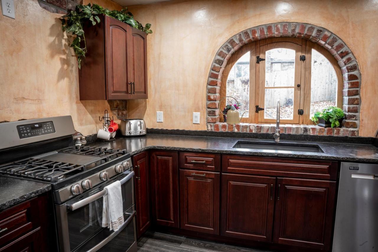 The Hobbit House, Fantasy Comes Home! Russellville Εξωτερικό φωτογραφία
