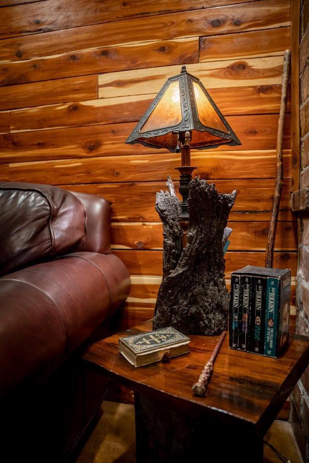 The Hobbit House, Fantasy Comes Home! Russellville Εξωτερικό φωτογραφία