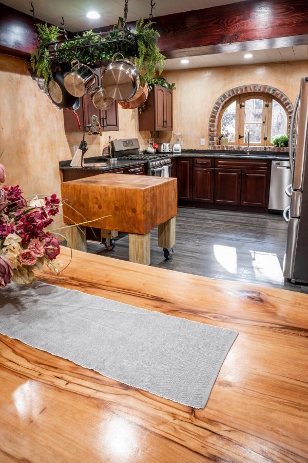 The Hobbit House, Fantasy Comes Home! Russellville Εξωτερικό φωτογραφία