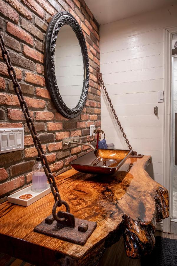 The Hobbit House, Fantasy Comes Home! Russellville Εξωτερικό φωτογραφία